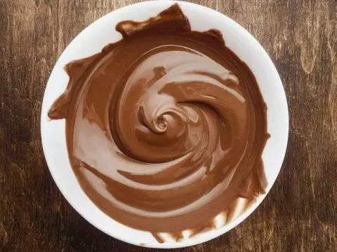 How to melt chocolate. Tips to make it perfect