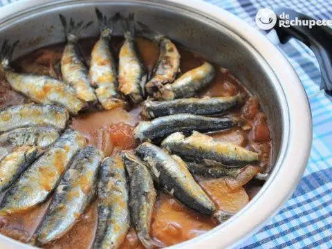 Seafood stew of sardines or xoubas