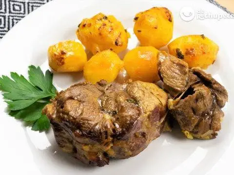 Baked hock with potatoes