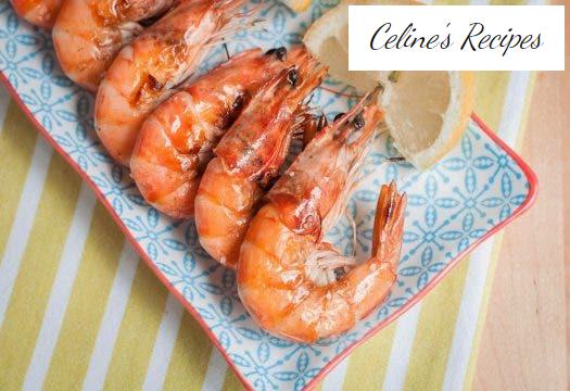 Grilled prawns with salt and lemon