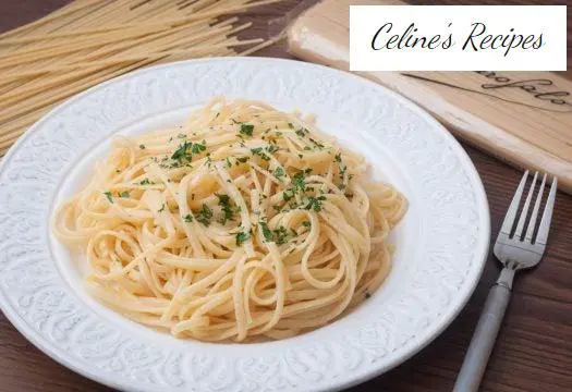 Spaghetti or linguine with Alfredo sauce