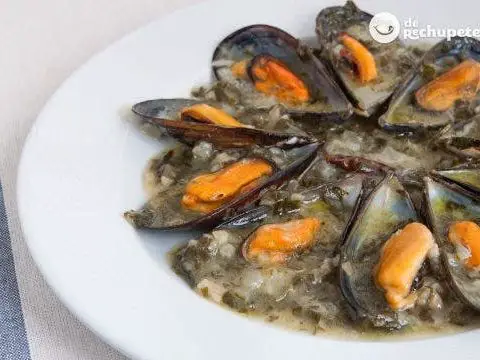 Mussels in green sauce