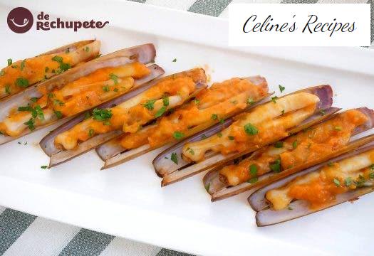 Razor clams in tomato sauce