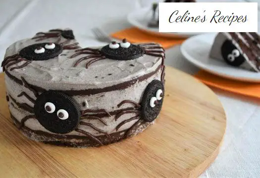 Oreo spider cake for Halloween