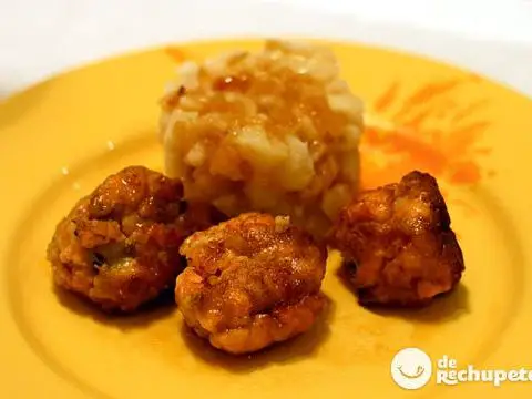 Salmon and prawn meatballs with Galician potato timbale