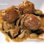 Meatballs with almonds and pistachios