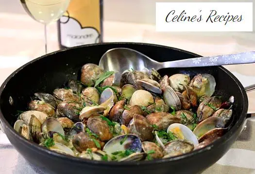 Clams in green sauce