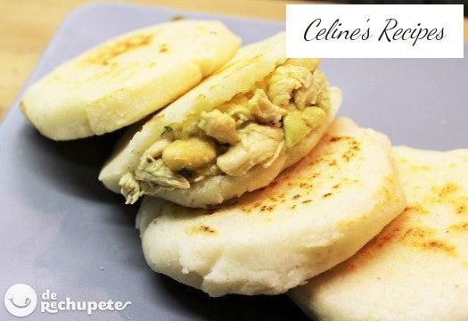 Arepas stuffed with chicken