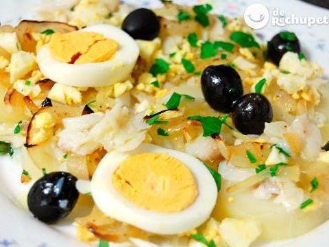 Cod or Bacalhau à Gomes de Sá. Portuguese recipe