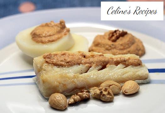 Cod fillets with potatoes and romesco sauce