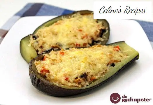 Aubergines stuffed with quinoa and vegetables