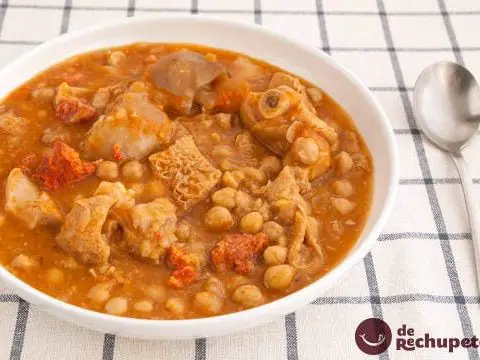 Tripe with chick peas