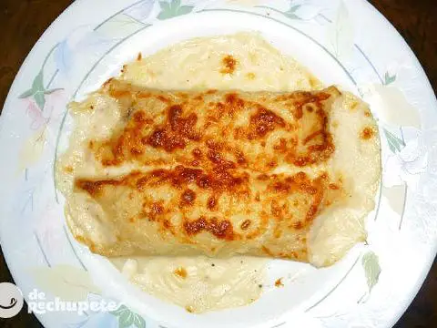 Pancakes stuffed with chicken