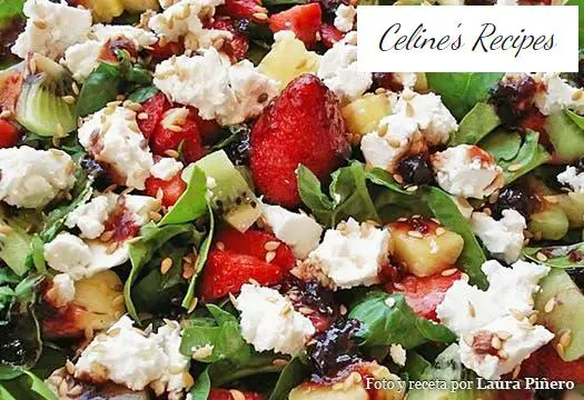 Spinach salad with cottage cheese and fruit
