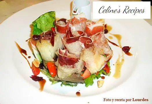 Iberian ham and melon salad with dried fruit vinaigrette