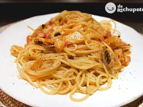 Spaghetti with orange sauce and Dijon mustard