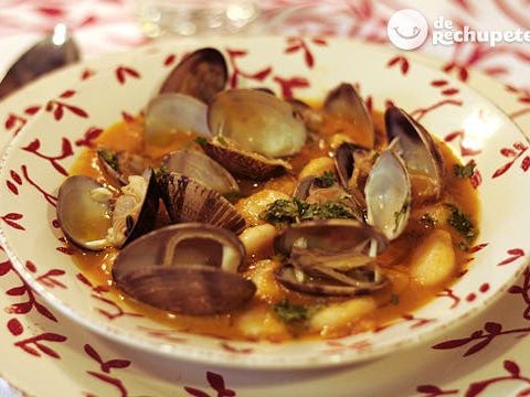 Fabes with Clams. Asturian recipe