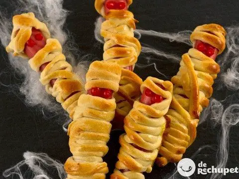 Sausage mummies. Halloween recipe
