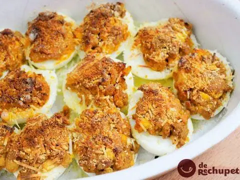 Eggs stuffed with meat