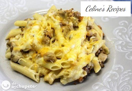 Macaroni gratin with Bolognese sauce