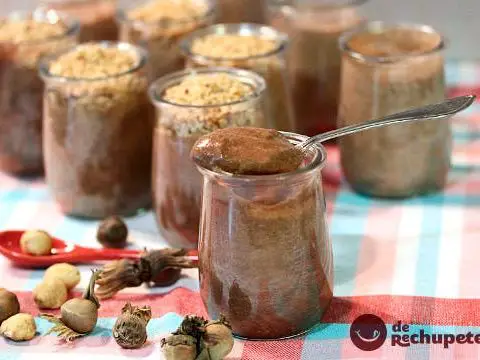 Chocolate mousse with hazelnuts