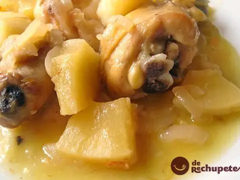 Sweet and sour chicken stew with pineapple