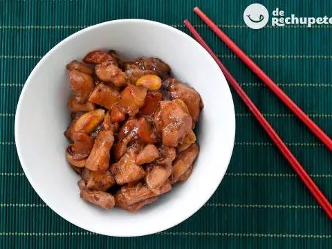Chinese style chicken with almonds