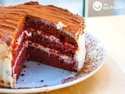 Red Velvet cake or Red velvet cake