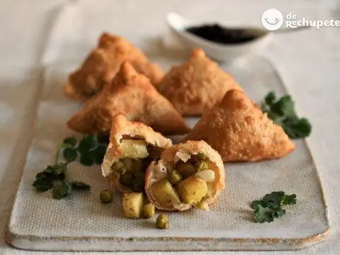 Potato samosas. Hindu dumplings