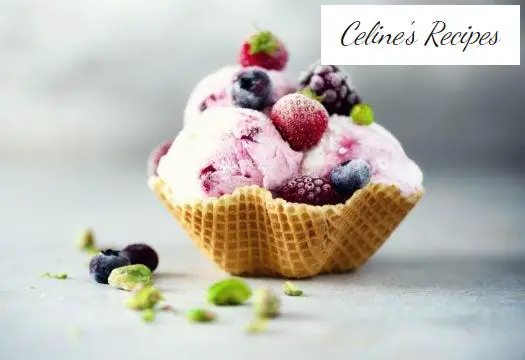 Frozen yogurt. Frozen yogurt with raspberries