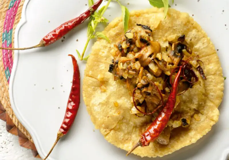 Guerrero chalupas with mushrooms and guajillo