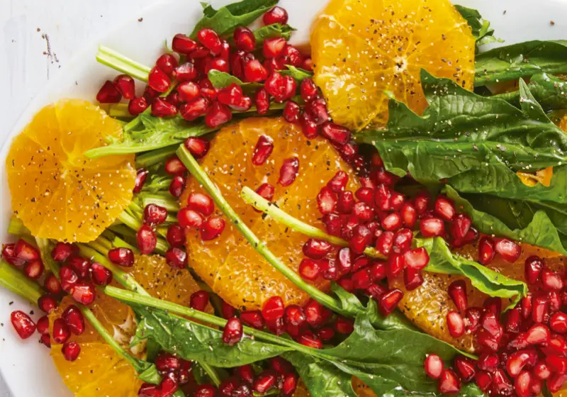 Spinach salad with orange
