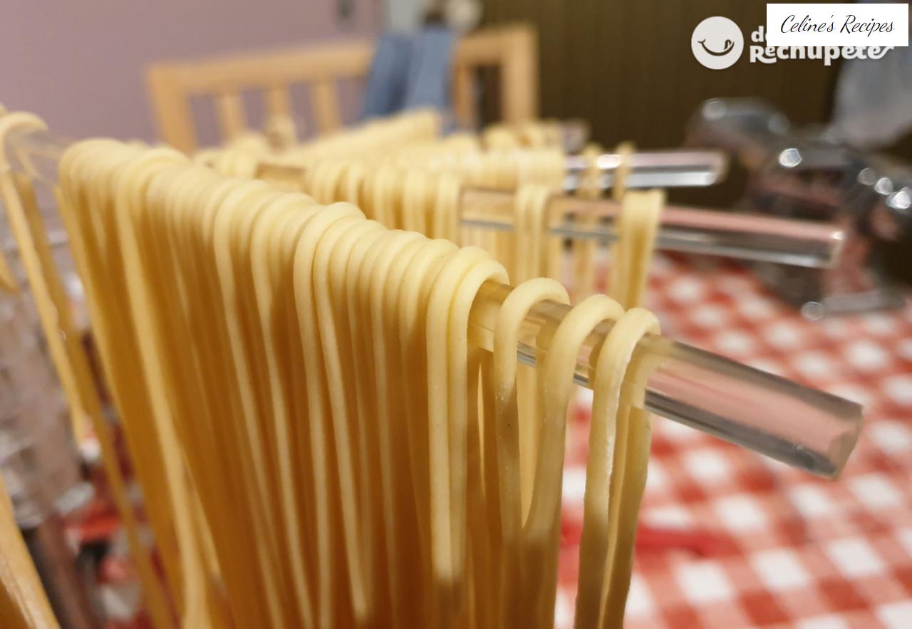 The image has an empty ALT attribute; Its file name is Drying-of-fresh-pasta.jpg