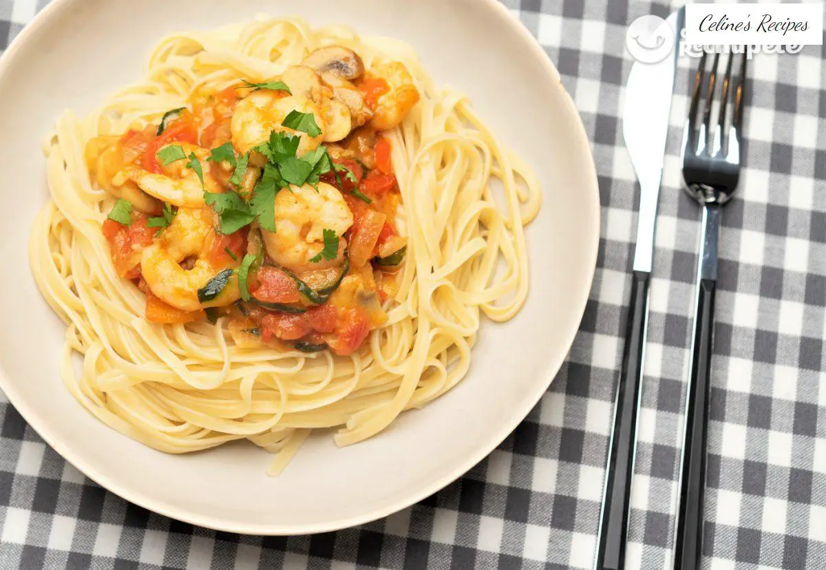 Curry noodles with prawns